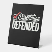 博士後期課程の卒業生を弁護 台座サイン (正面)