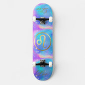 〔占星術の〕十二宮図サインレオ金ゴールドの背カラフル景 | スケートボード (正面)