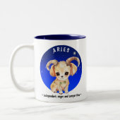 〔占星術の〕十二宮図牡羊座かわいい水色の犬の名前をカスタムする日付 ツートーンマグカップ (左)