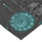 〔占星術の〕十二宮図魔法 |暗いティール（緑がかった色）グリーンゴシックスカルバラ ショートテーブルランナー (コーナー)