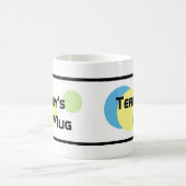 印刷された名前を持つ色付きの円 コーヒーマグカップ (中央)