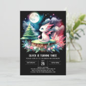 印刷可能なおもしろいドラゴン誕生日 招待状 (スタンド正面)