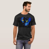印象的な黄色芸術的Eを持つ黒猫ポートレート Tシャツ (正面フル)