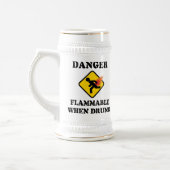 危険が燃える時飲におもしろい- Fart Umous ビールジョッキ (左)