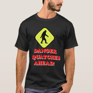 危険が眼前に迫る Tシャツ