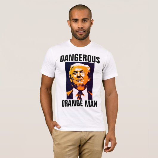 危険なオレンジ色の男のアンチトランプTシャツ Tシャツ (正面フル)