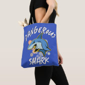 危険なシャークTシャツ トートバッグ (クローズアップ)