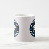 危険に過剰摂取された コーヒーマグカップ (中央)