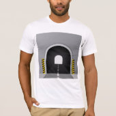 危険表示の縞模様のある道路トンネル入口 Tシャツ (正面)
