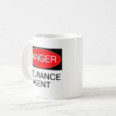 危険-保険代理店のおもしろTシャツのマグの帽子のバッグ コーヒーマグカップ (正面左)