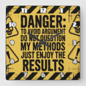 危険:質問方法、結楽しむ果 スクエア壁時計 (正面)