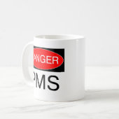 危険- PMSのおもしろTシャツのマグの帽子のバッグのマウスパッド コーヒーマグカップ (正面左)