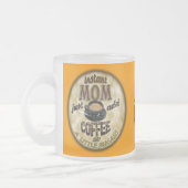 即刻のお母さんはちょうどコーヒー加えます(および少し砂糖を) フロストグラスマグカップ (左)