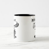 即刻の人間はちょうどコーヒーを加えます ツートーンマグカップ (中央)
