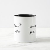 即刻の人間は、ちょうどカスタマイズコーヒーを-加えます マグカップ (中央)