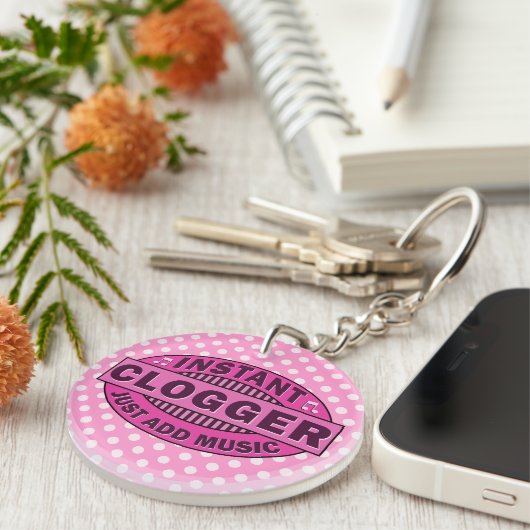 即刻のCloggerはちょうど音楽ピンクを加えます キーホルダー (正面右)