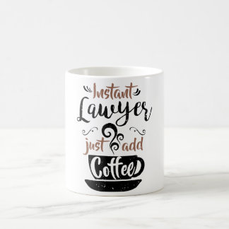 即刻弁護士はちょうどコーヒーを加えます コーヒーマグカップ
