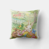 卵および教会が付いているかわいいヴィンテージのイースターのウサギ クッション (裏面)