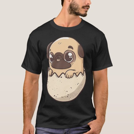 卵から孵化するパグ、かわいいちび犬と Tシャツ (正面)