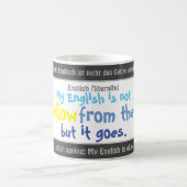 卵から黄色 – 間抜け transl。ドイツ語! モーフィングマグカップ (中央)