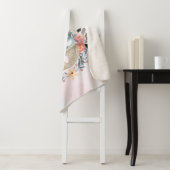 卵と花が入ったかごの中のかわいいかわいらしバニー シェルパブランケット (インサイチュ)