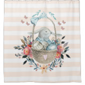 卵と花が入ったかごの中のかわいいかわいらしバニー シャワーカーテン (正面)