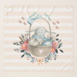 卵と花が入ったかごの中のかわいいかわいらしバニー スカーフ<br><div class="desc">かわいいシフォンスカーフ。桃と白ストライプの柄。水彩で作られたデジタルイラストレーション。卵魅力的に囲まれたバスケットに座って青いドレスを着たウサギ。蝶は花のまわりにの花束と共に飾にうなりファンシーるバスケット。</div>