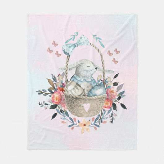 卵と花が入ったかごの中のかわいいかわいらしバニー フリースブランケット (正面)