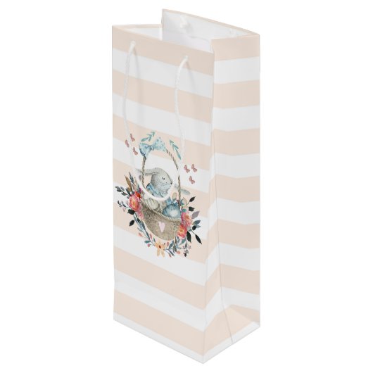 卵と花が入ったかごの中のかわいいかわいらしバニー ワインギフトバッグ (裏面アングル)