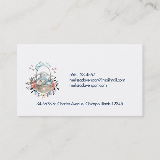 卵と花が入ったかごの中のかわいいかわいらしバニー 名刺 (裏面)