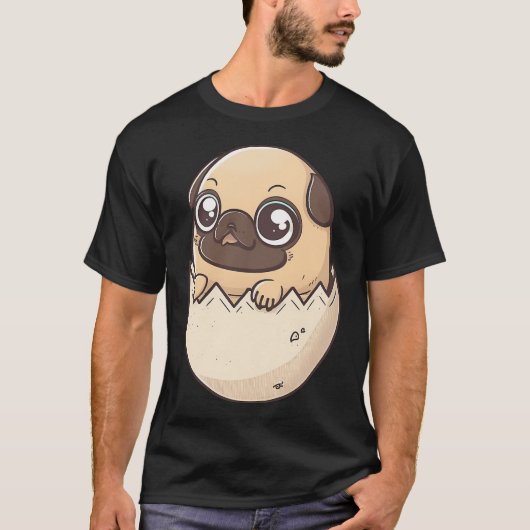 卵の中の犬、かわいいイースター・パグ、かわいい犬、パグ Tシャツ (正面)