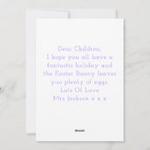 卵の幼稚園と可愛いピンクのイースターバニー シーズンカード (裏面)