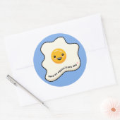 卵の日のかわいい卵の日当たりの良い側面を持っているT- ラウンドシール (封筒)