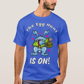 卵の狩りが付いている Tシャツ