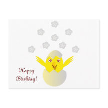 卵を抱いて幸せなひよこ