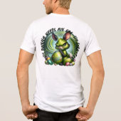 卵を抱くカスタマイズ可能な欲求不満バニー トライブレンドTシャツ (裏面)