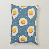 卵を青で揚げる アクセントクッション (裏面(縦))