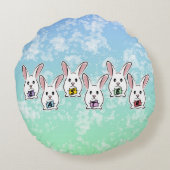 卵形のイースターウサギ ラウンドクッション (裏面)