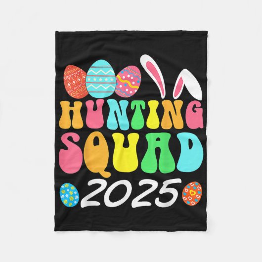 卵狩り分隊2025イースターエッグ狩りファミリーマック フリースブランケット (正面)