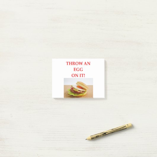 卵 ポストイット (デスク上)