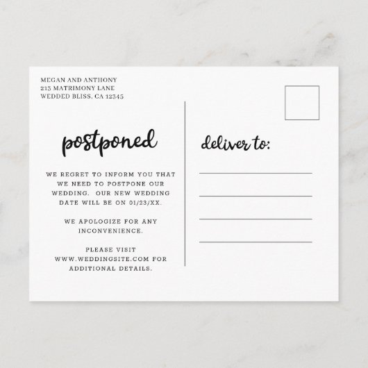 厚いモダン台本の写真結婚の延期 案内ポストカード (裏面)