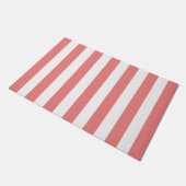 厚い垂直ストライプサンゴと白ストライプの ドアマット (アングル)