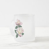 原始的な淡いピンクのバラのつぼみの変化 フロストグラスマグカップ (正面左)