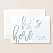 原稿のフォント彼は誕生の発表カードここにいます 箔カード (封筒付き正面)