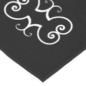 原稿の姓の十分にカスタマイズ可能な文字の黒 ショートテーブルランナー (コーナー)