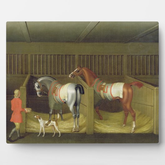 厩舎と有名な二頭のランニング馬が所有している フォトプラーク (正面)