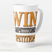 「厳しい大会」かわいいデザイン。買今 カフェラテマグ (右アングル)