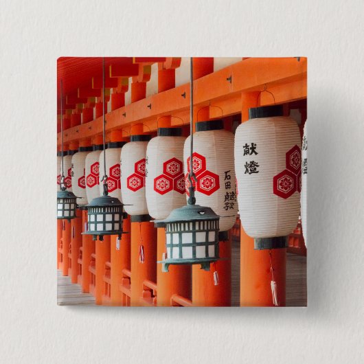 厳島神社内の灯籠 缶バッジ (正面)