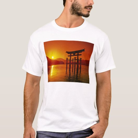 厳島神社大鳥居宮島 Tシャツ (正面)