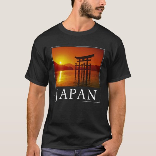 厳島神社大鳥居 |宮島，日本 Tシャツ (正面)